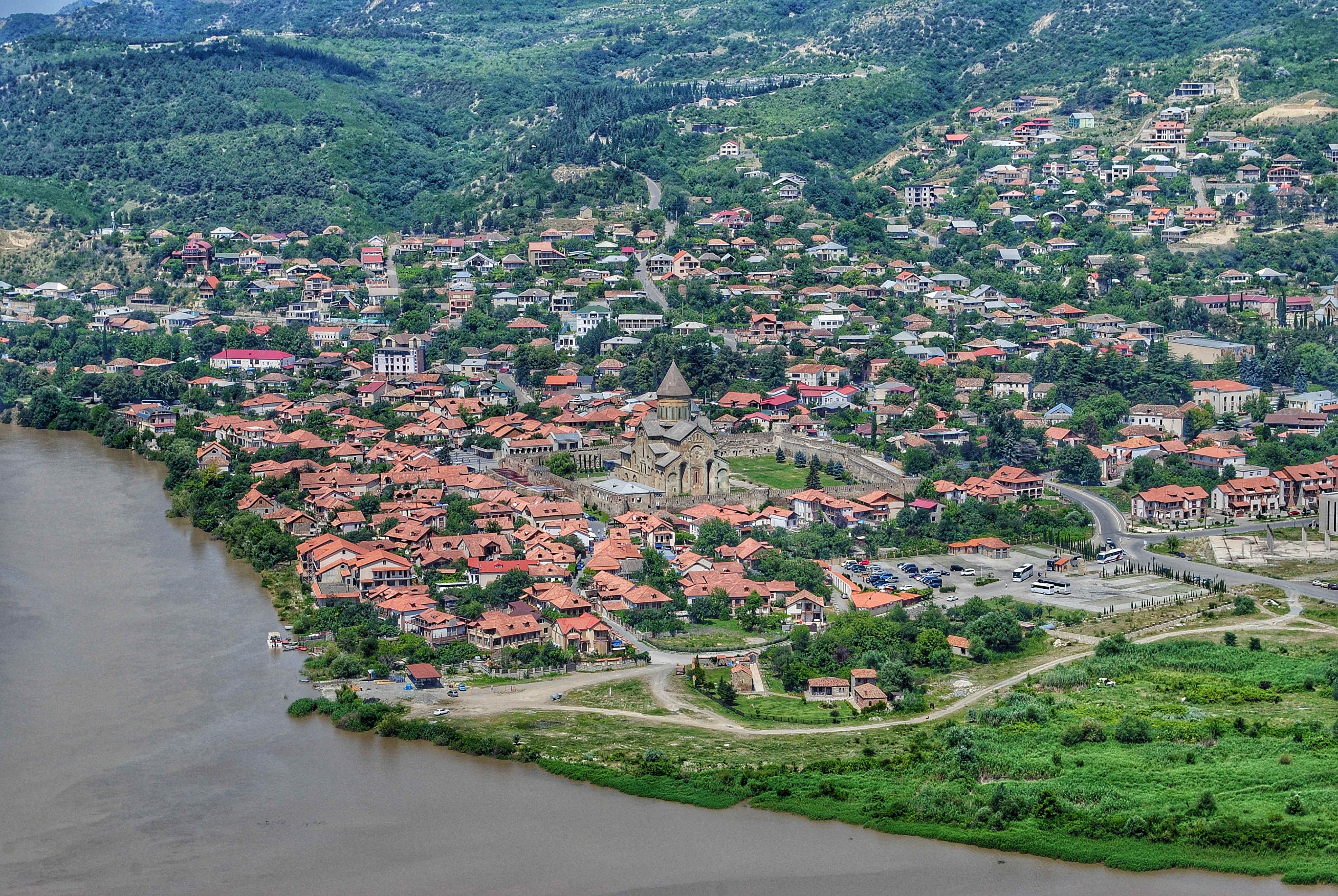 Сайт georgia. Georgia and Europe. Грузия чем заняться в феврале.